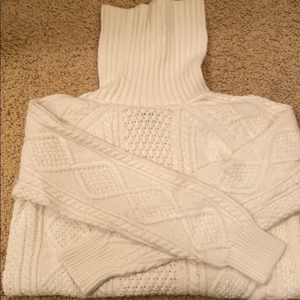 Gap cable knit turtleneck sweater